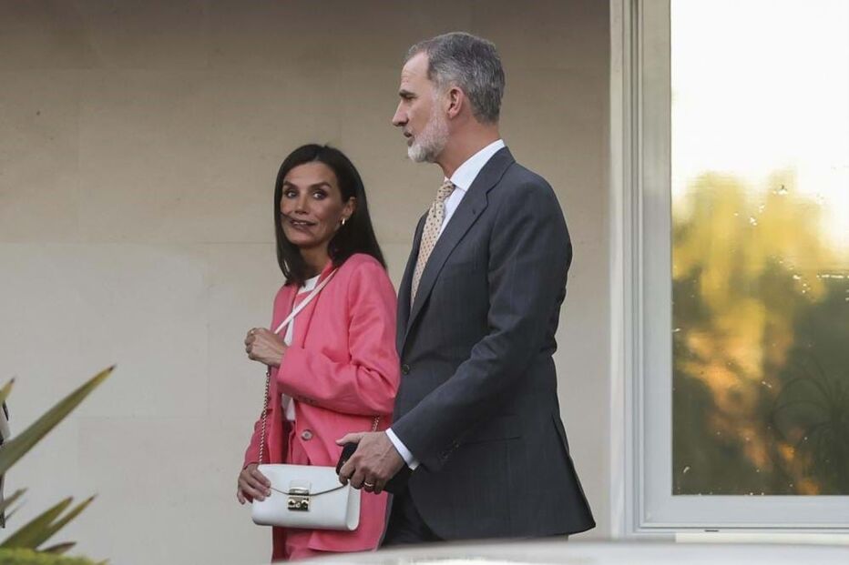 Letizia e Felipe visitam Sofia no hospital