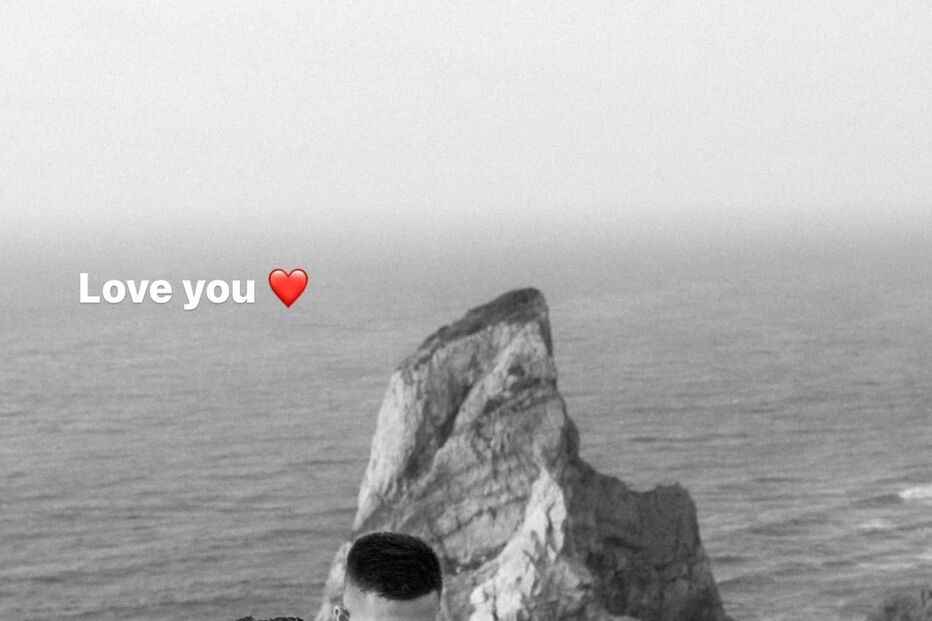 Trubin pede namorada em casamento