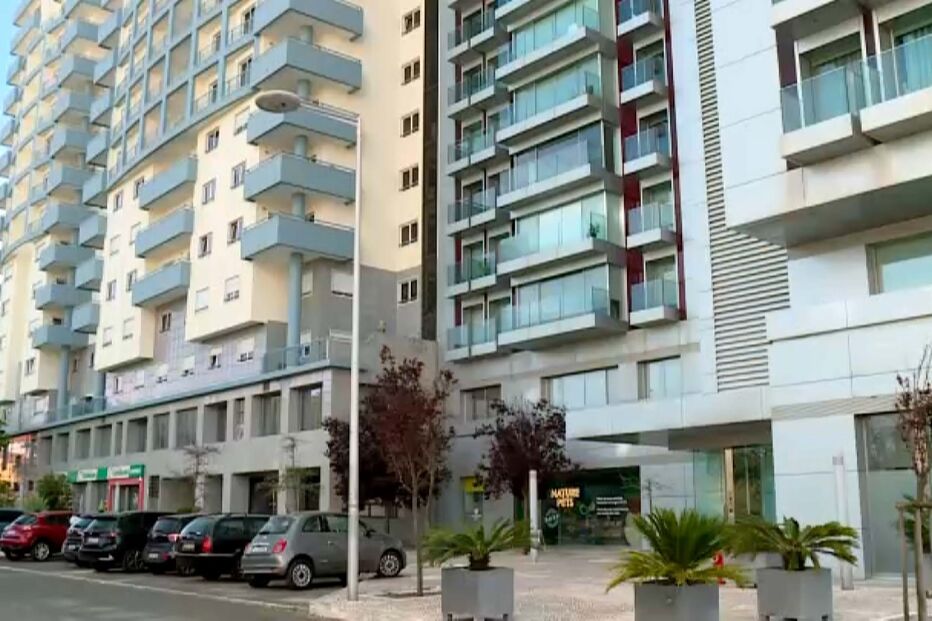 Roubam carro topo de gama, joias e relógio de 250 mil euros em assalto num apartamento de luxo