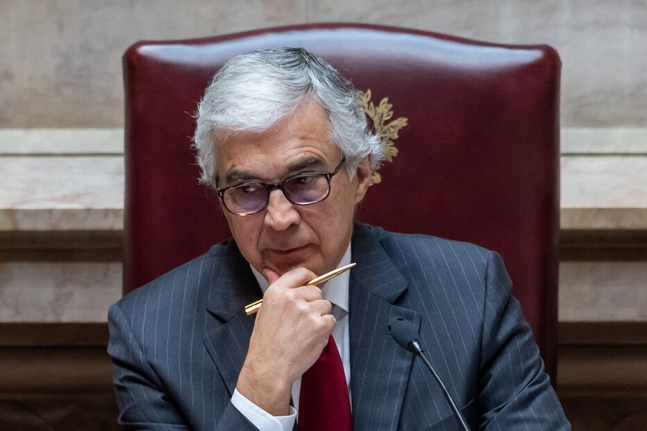 José Pedro Aguiar-Branco dividiu participação de 4500 euros por dois dos seus filhos