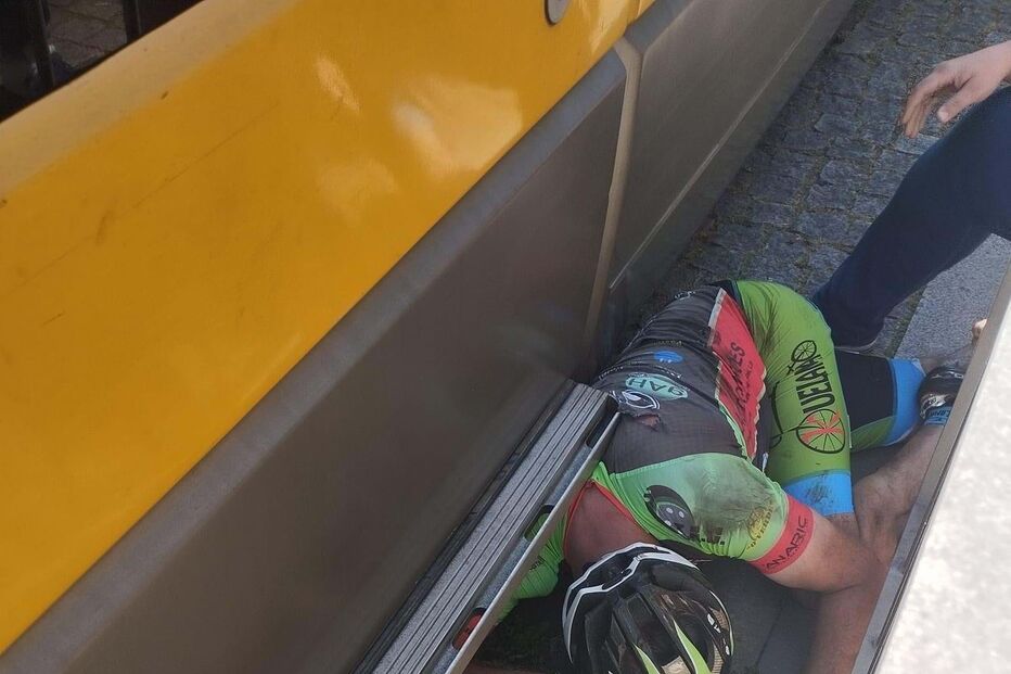 Acidente entre bicicleta e carruagem do metro faz um ferido grave em Rio Tinto. Linha laranja interrompida