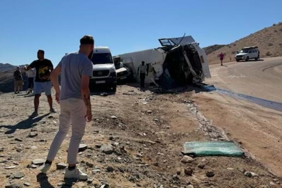 Dois turistas portugueses morrem em acidente de autocarro na zona costeira de Walvis Bay