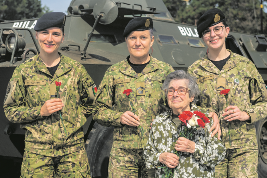 Celeste, a mulher que deu o cravo à Revolução 