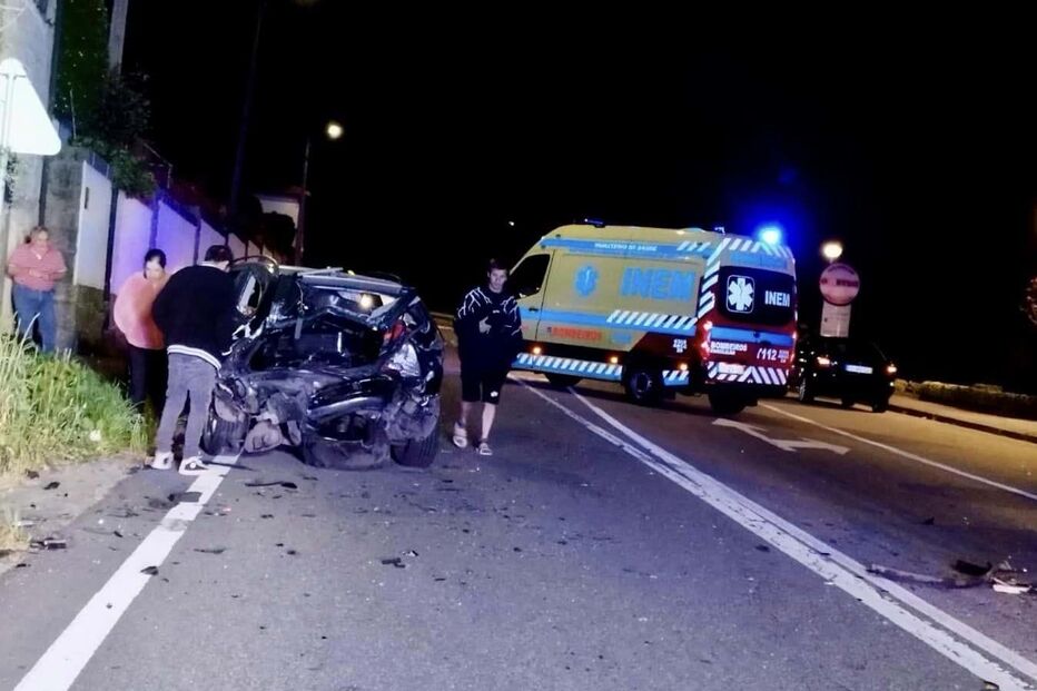Despista-se de carro em Famalicão e foge do local quando os bombeiros chegaram