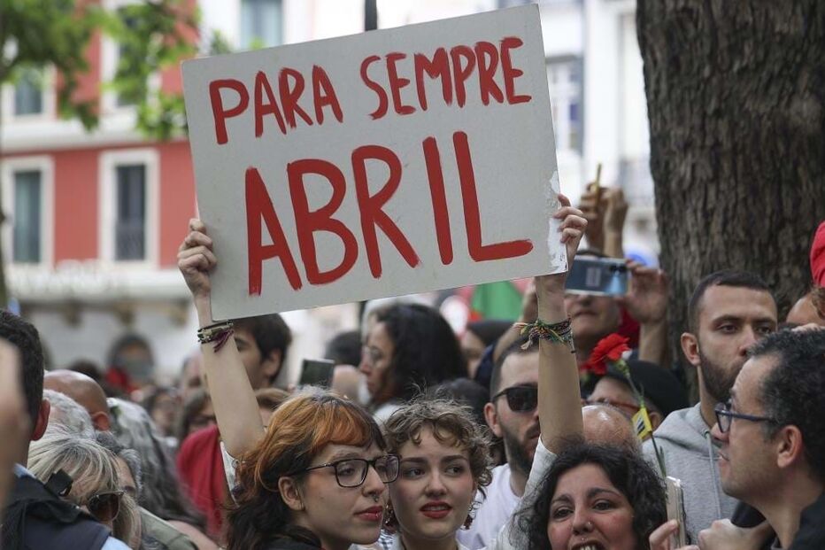 Cartaz 25 de Abril 