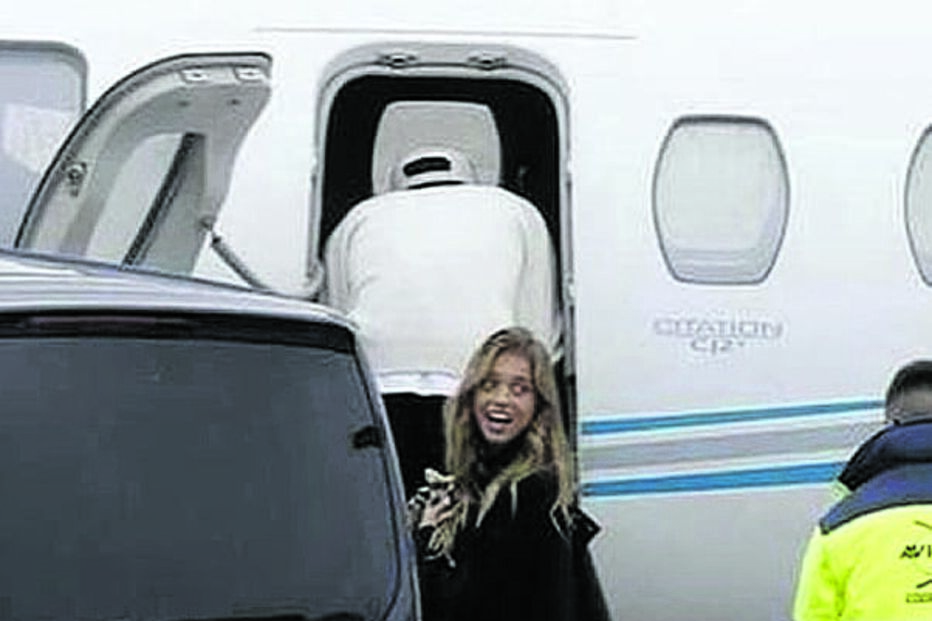 Margarida Corceiro à espera de Lando Norris no aeroporto 