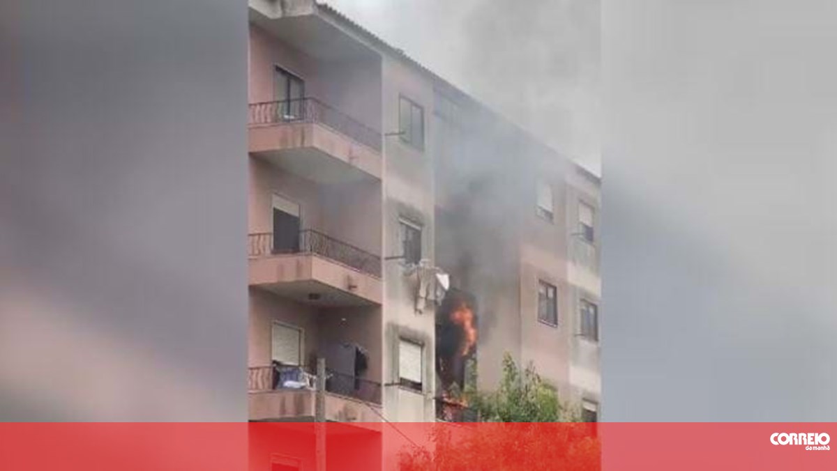 Incêndio obriga à evacuação de prédio no Cacém – Portugal