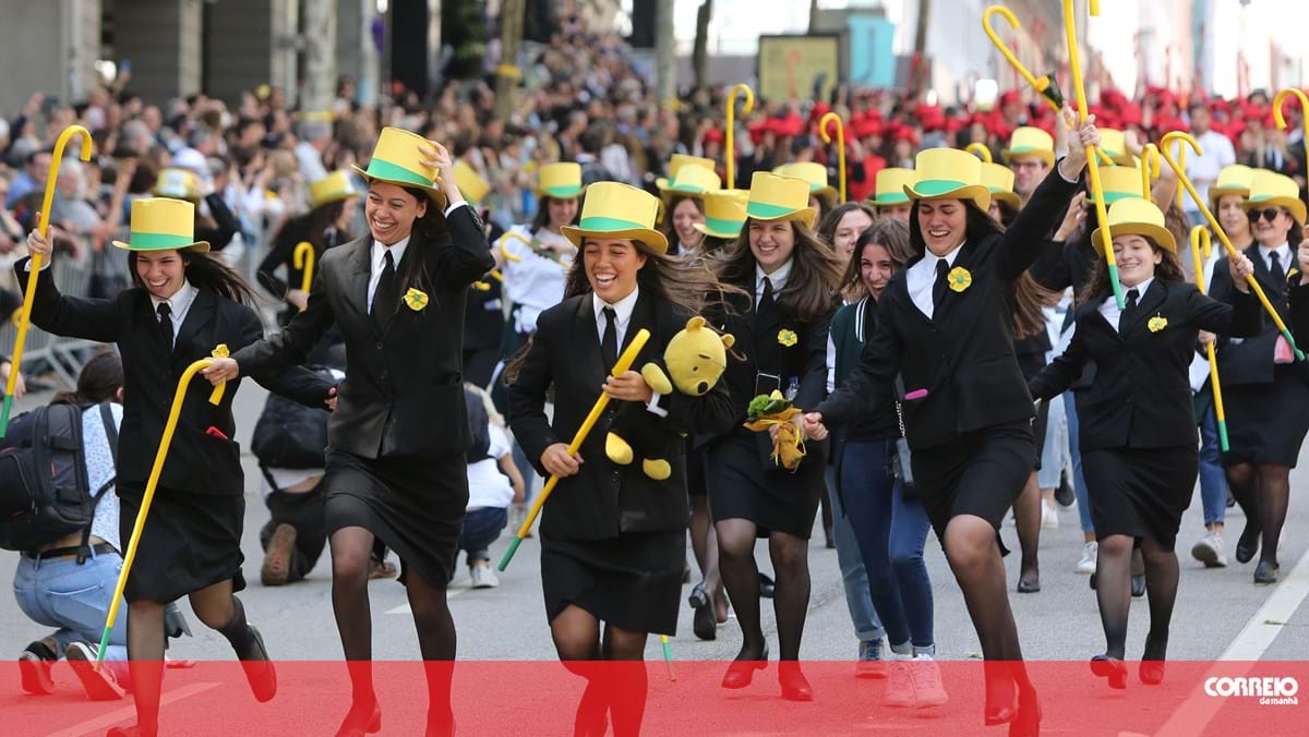 Esperadas 400 mil pessoas no cortejo da Queima das Fitas no Porto – Sociedade