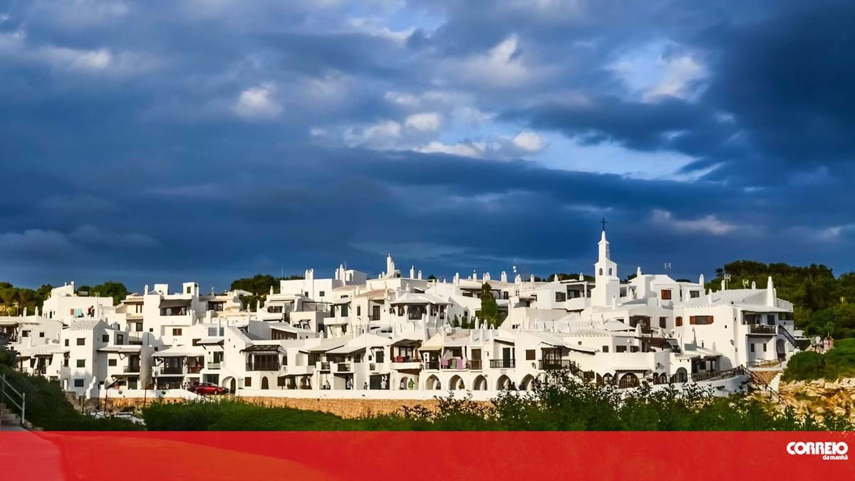 Residentes de aldeia em Menorca ameaçam fechar entrada aos turistas – Mundo