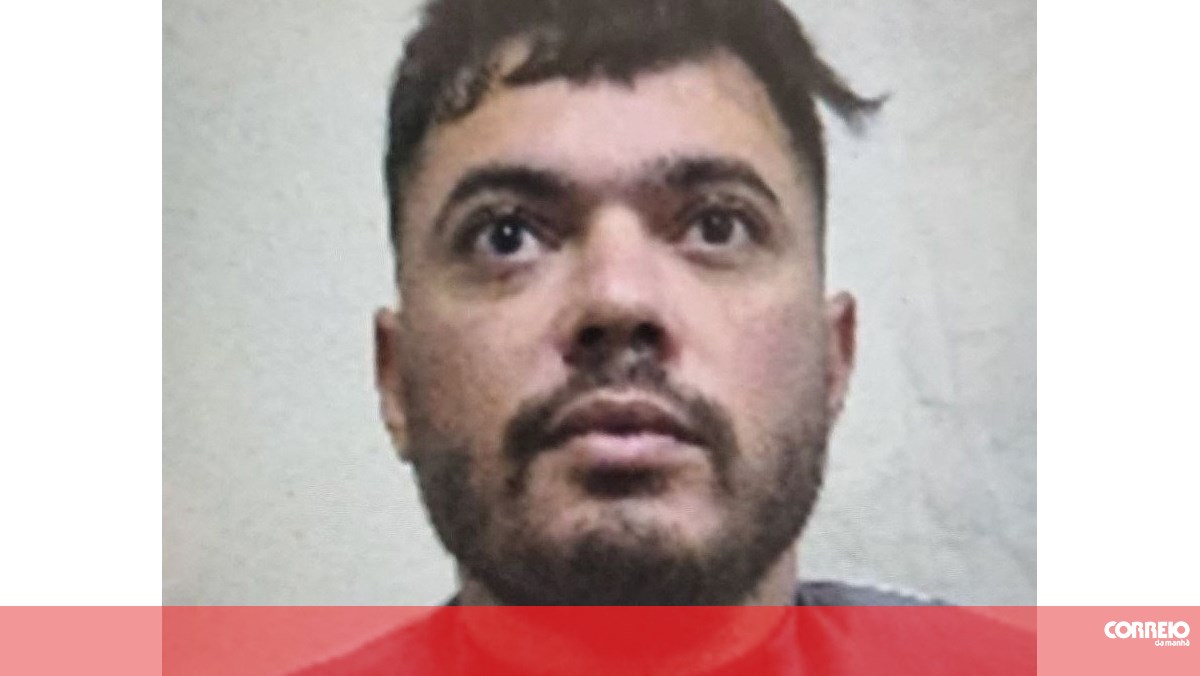 Denúncia à PSP para fugitivo de França escondido em Lisboa. Recluso escapou após emboscada a carrinha prisional