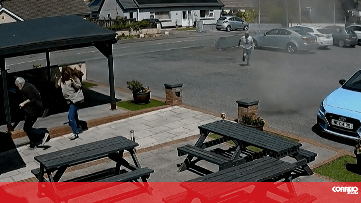 Remoinho de poeira 'persegue' clientes de pub no País de Gales