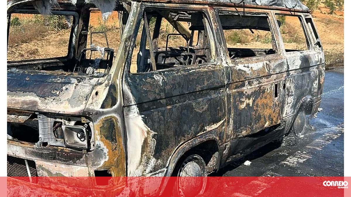 Incêndio destruiu autocaravana em Santiago do Cacém