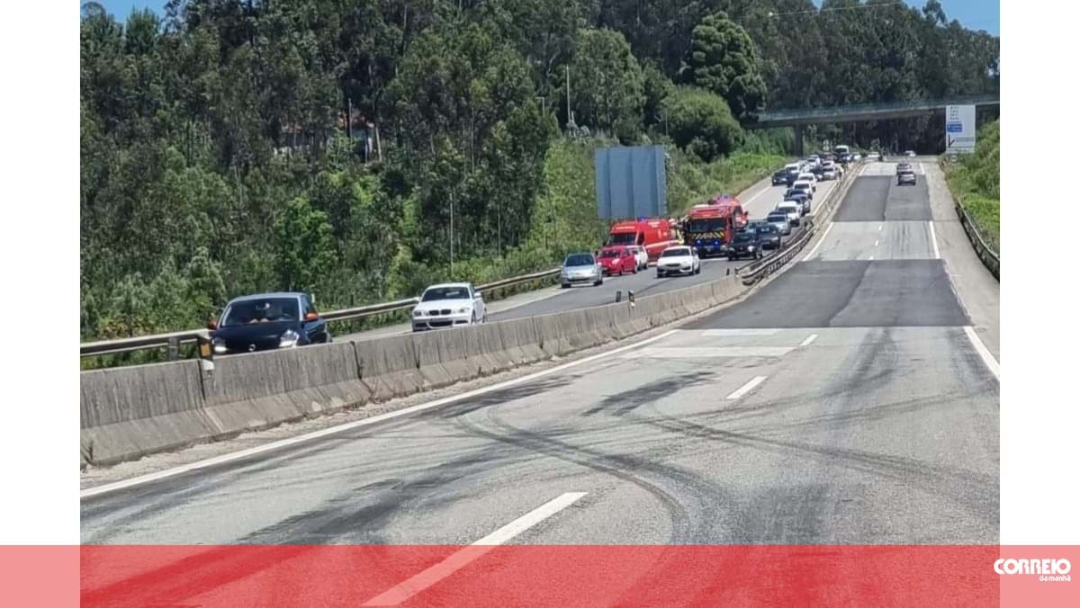 Um ferido em despiste de carro na EN233 na Feira – Portugal