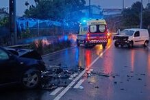 Acidente entre carro e carrinha do pão faz um ferido em Santo Tirso