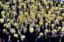 Risos, abraços e muita emoção marcaram o cortejo académico da Queima das Fitas do Porto