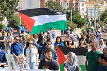 Milhares manifestam-se em Lisboa em defesa da Palestina e contra genocídio 