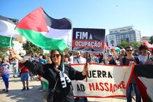 Milhares manifestam-se em Lisboa em defesa da Palestina e contra genocídio 