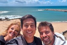 João Monteiro com Mackenzie McDonald e Cristina Ferreira na Ericeira