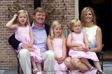 Com os pais,  Guilherme e Máxima, e as duas irmãs mais novas: Alexia e Ariana 