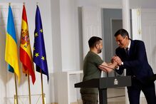 Volodymyr Zelensky e Pedro Sánchez assinam acordo para apoio militar sem precedentes