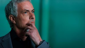 "Em 15 anos as pessoas mudam muito": Mourinho fala sobre Villas-Boas e comenta rumores que o ligam ao Benfica