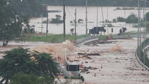 Pelo menos 152 mortos nas inundações no sul do Brasil 