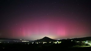 Auroras boreais visíveis nos céus de Portugal