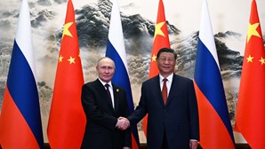 Xi e Putin de acordo sobre soluções para conflitos na Ucrânia e Palestina