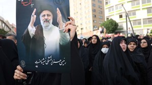 Começaram as cerimónias fúnebres do Presidente iraniano
