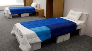 Cidade do amor? Paris instala camas 'anti-sexo' para os Jogos Olímpicos