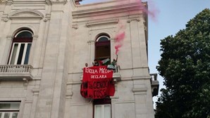 Estudantes ocupam NOVA Medical School em Lisboa e exigem fim da guerra