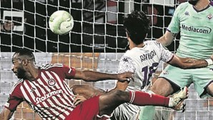 Olympiacos derrota Fiorentina em final da Liga Conferência recheada de portugueses