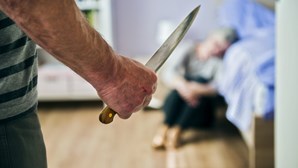 Homem mata a tia e fere a avó à facada em ataque brutal cometido por surto psicótico