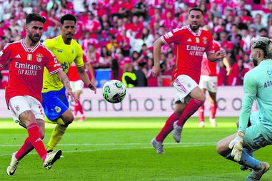 Rafa marca o seu segundo golo (4-0) após jogada individual