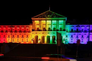 /fotosgeral/Fotos/2-51436582#9a88b2f125bd33582d65e780f9ffbcc4 (21310237) (Milenium)