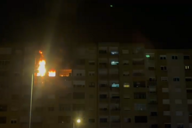 Um morto e quatro feridos em incêndio num prédio de oito andares em Belas