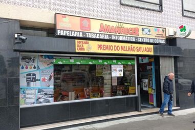 Prémio M1LHÃO saiu em papelaria da Maia 