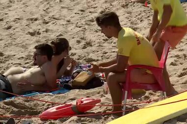 Praia da Parede em Cascais interditada a banhos