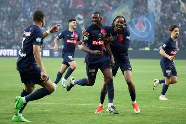 PSG ergue Taça de França