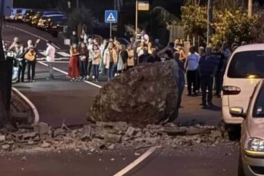 Pedra de grandes dimensões destrói carrinha na Madeira
