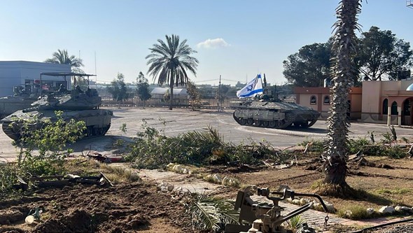 Passagem de Rafah encerrada devido à presença de tanques israelitas