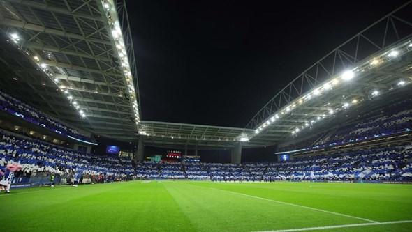 FC Porto arrisca exclusão das provas europeias. UEFA determina multa de 1,5 milhões de euros