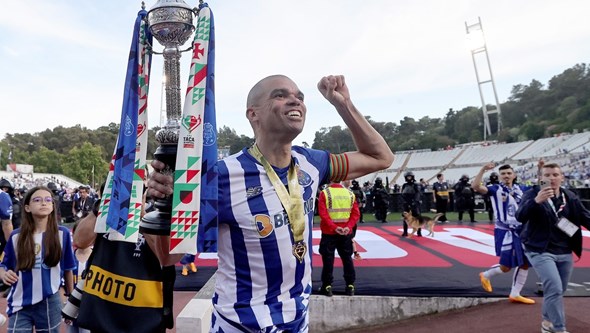 Pepe faz tudo para oferecer último troféu no FC Porto a Pinto da Costa e Sérgio Conceição