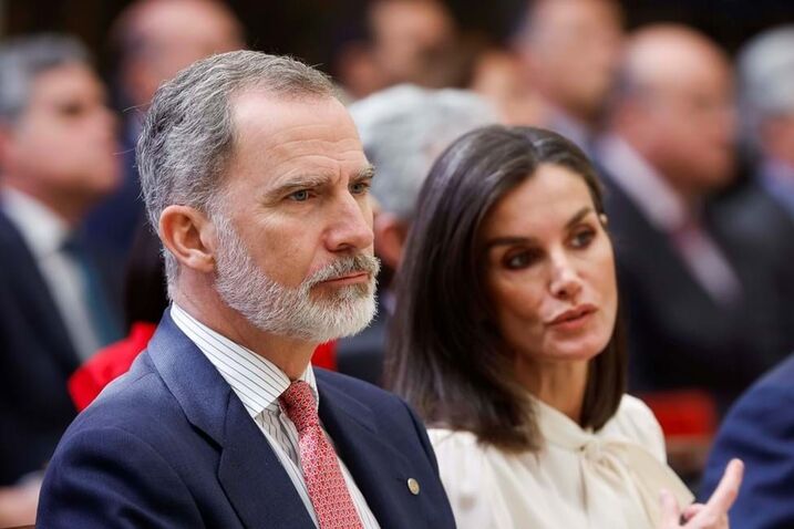 Felipe VI afasta-se de Letizia devido ao novo escândalo que atinge a consorte