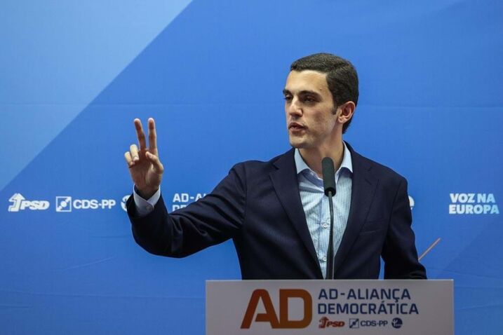 'O Goebbels': Escutas tramam Sebastião Bugalho na ‘Operação Tutti-Frutti’