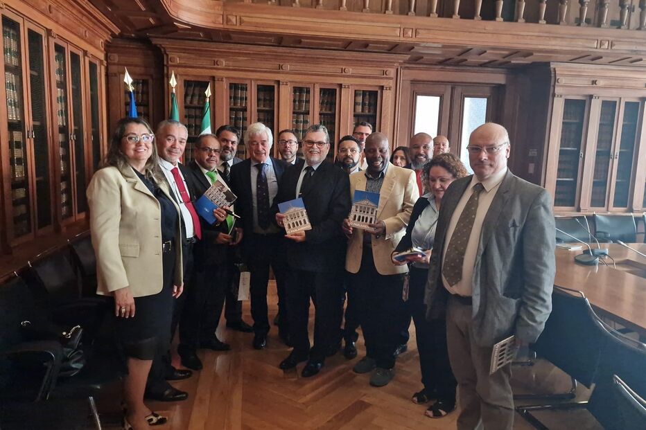 /fotoscm/Fotos/2-51277324#b3388c8b7db482bdd8e6cdf99a5f69cd (21177514) (Milenium)