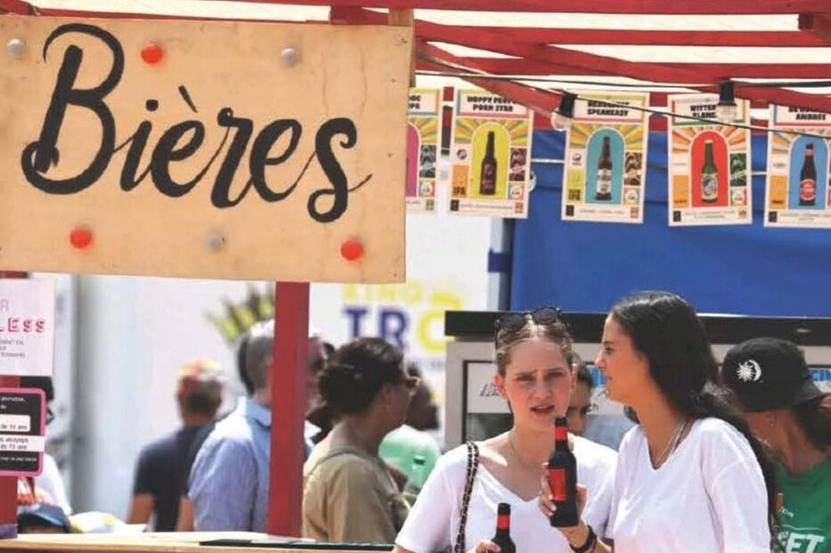 Irene Urdangarin com uma amiga num momento de lazer