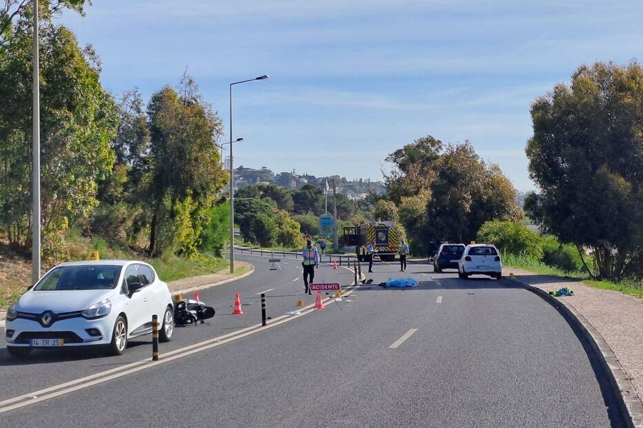 Homem de 40 anos morreu no local após choque violento