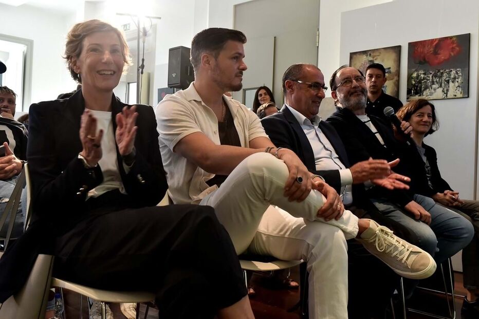 Isabel Rodrigues (administradora da Medialivre), Mickael Carreira, Octávio Ribeiro (administrador) e padre Borga