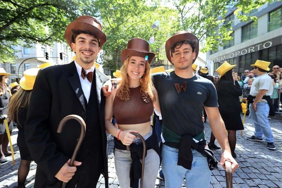 Risos, abraços e muita emoção marcaram o cortejo académico da Queima das Fitas do Porto